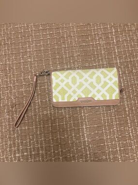Spartina 449 Green and White Patterned Wristlet Clutch